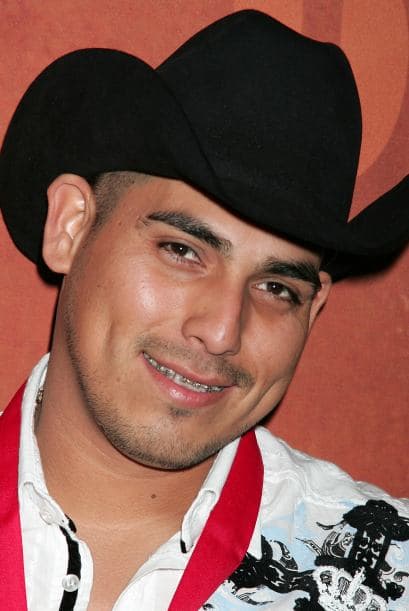 Otro en la lista de cantantes que supuestamente han muerto de acuerdo con las redes es Espinoza Paz.