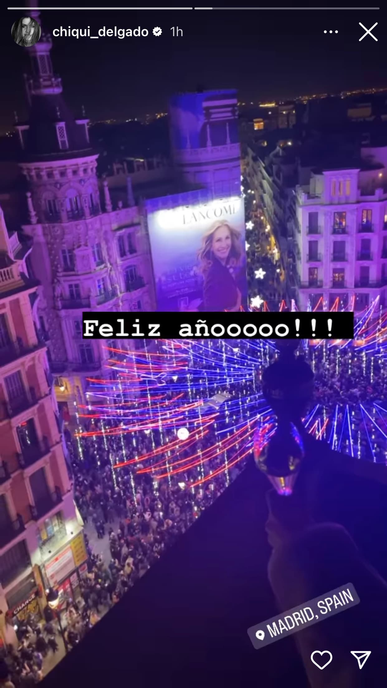 Por la noche, recibieron el 2023 desde las calles madrileñas. 
<br>