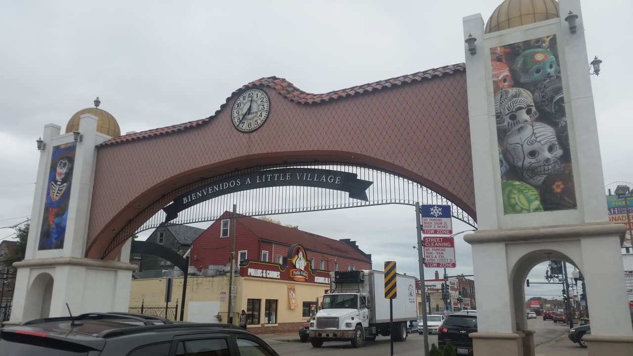 El tradicional barrio de La Villita ya se está preparando para celebrar el Día de Muertos.