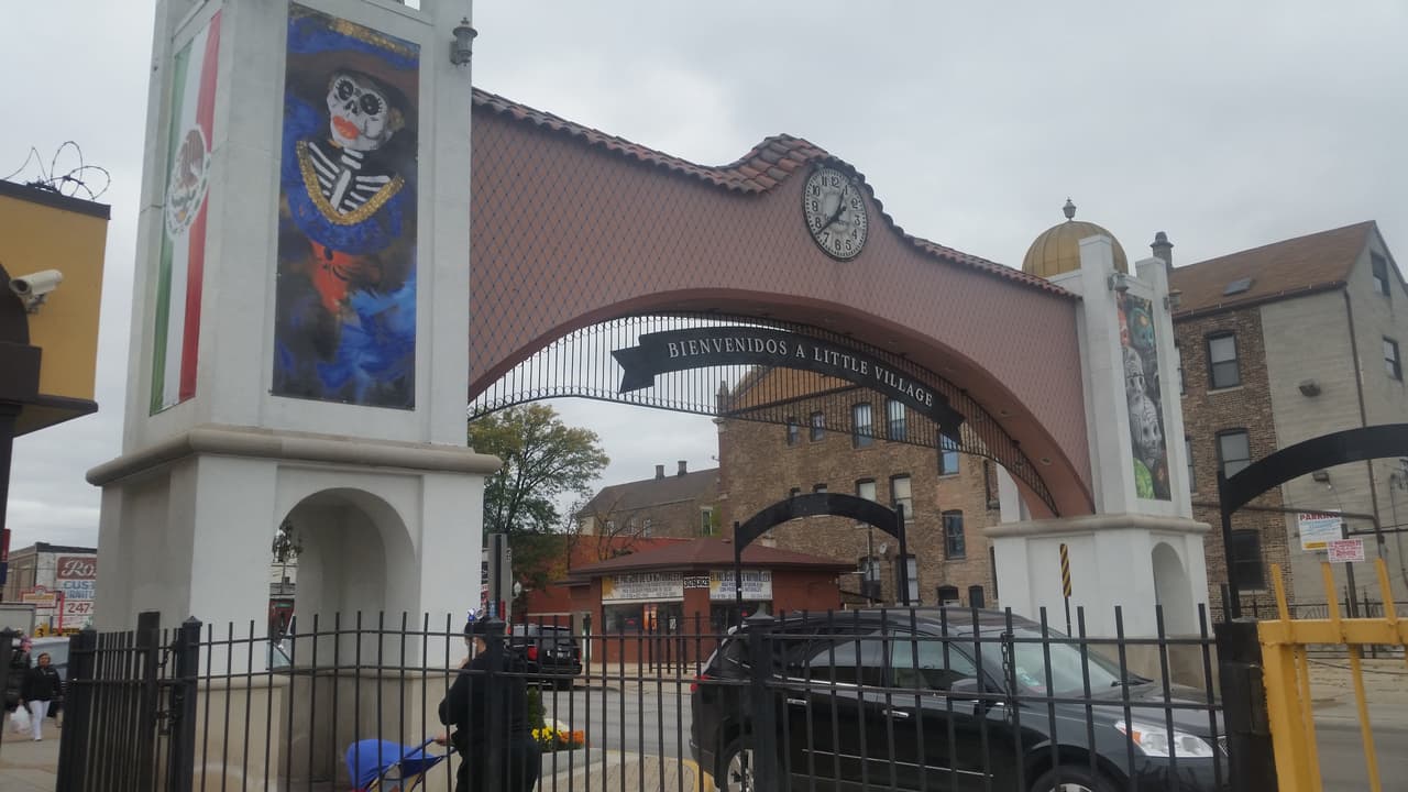 El tradicional barrio de La Villita ya se está preparando para celebrar el Día de Muertos.