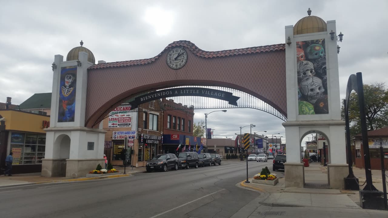 El tradicional barrio de La Villita ya se está preparando para celebrar el Día de Muertos.