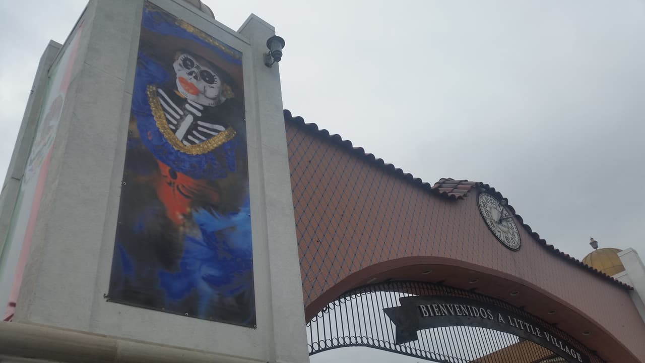 El tradicional barrio de La Villita ya se está preparando para celebrar el Día de Muertos.