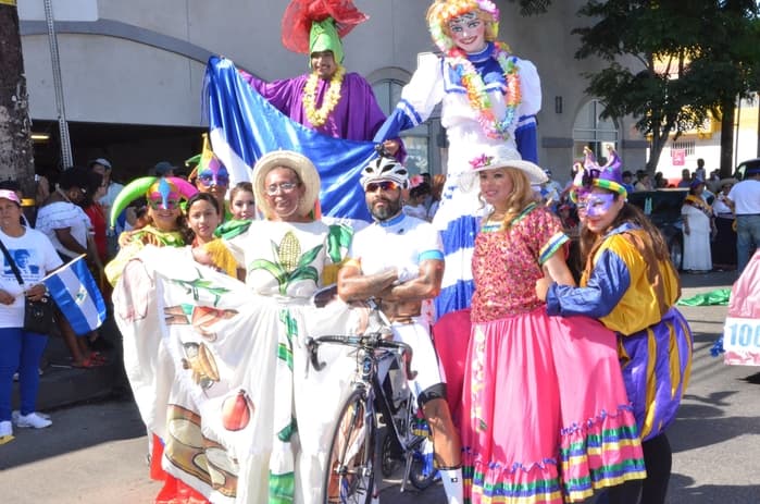 Desde hace 34 años se celebran desfiles por la Independencia de Centroamérica en Los Ángeles.