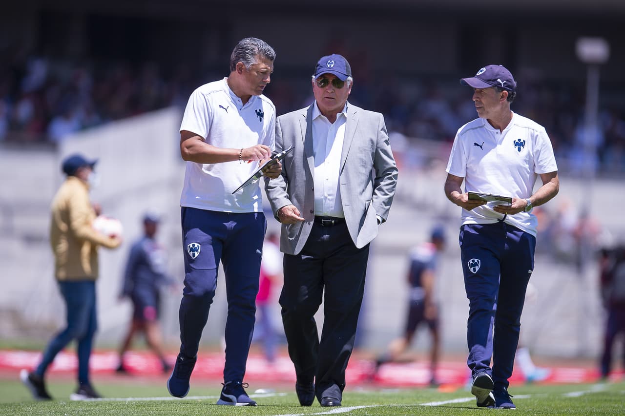 A pesar de haber jugado con 10 futbolistas la mayor parte del juego por la expulsión de Juan Ignacio Dinenno, los Pumas lograron una vital victoria ante Rayados.