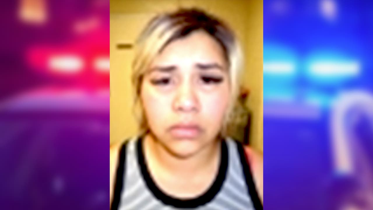 Arrestan a mujer por homicidio vehicular y conducir supuestamente ebria en el condado de Fresno