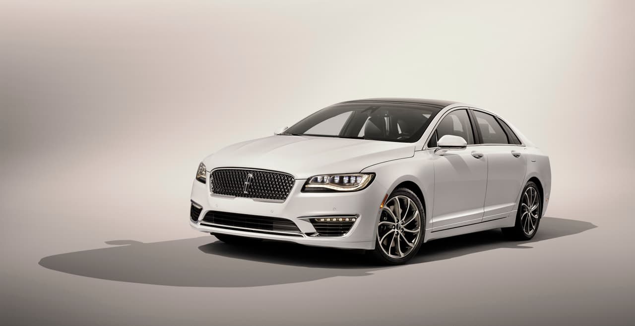 <b>Categoría: Auto mediano de lujo</b>
<br>
<b>Lincoln MKZ 2018</b>
<br>Precio versión evaluada por CR: 41,990 dólares
<br>A favor: manejo, comportamiento, silencioso 
<br>En contra: visibilidad, la cabina no es cómoda
<br>Sistemas de seguridad: AEB / FCW opcional
<br>
<br>
<b>¿Qué modelo 2015 puedes comprar según CR?</b>
<br>
<b>Audi A6</b>
<br>Rango de precios: 28,475 – 41,625
<br>A favor: tren motriz, manejo, silencioso, tranquilidad
<br>En contra: los controles no son tan intuitivos
<br>Sistemas de seguridad: AEB / FCW opcional
<br>
<br>
<b>BMW Serie 5</b>
<br>Rango de precios: 28,675 – 42,500 dólares
<br>A favor: Consumo de combustible, manejo, comportamiento
<br>En contra: Asiento trasero justo, los controles no son tan intuitivos
<br>Sistemas de seguridad: AEB / FCW opcional
<br>
<br>