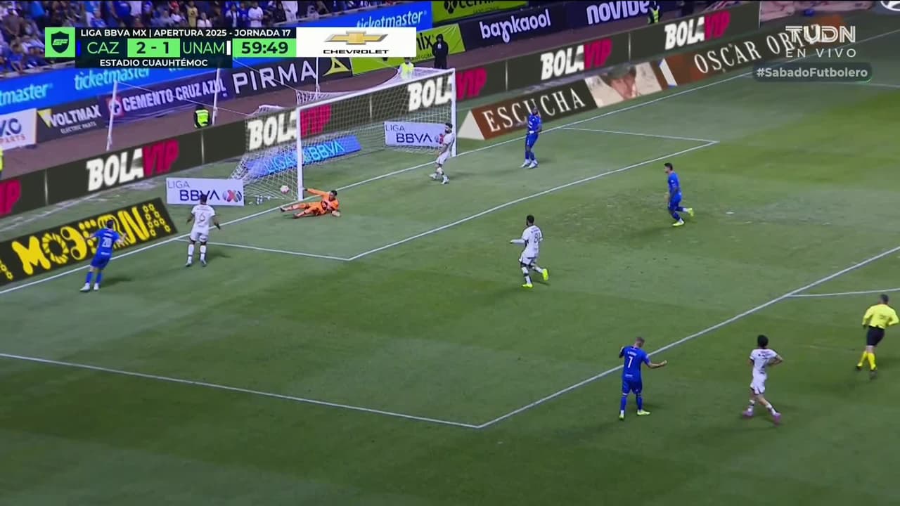 ¡TIRO ATAJADO! disparo por José Paradela.