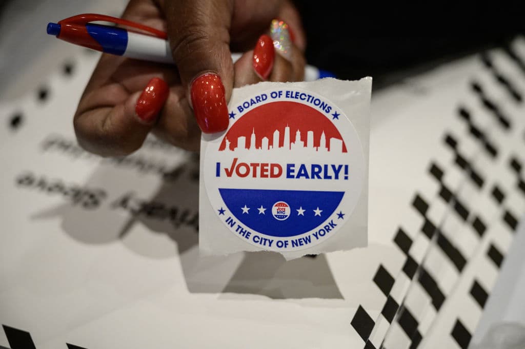 Nueva York elige candidatos a la alcaldía en primarias con nuevo (y complicado) sistema de votación