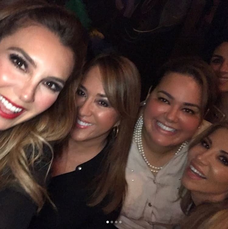 Las amigas de Elizabeth Gutiérrez también estuvieron presentes en la fiesta de William a quienes les agradeció su asistencia.