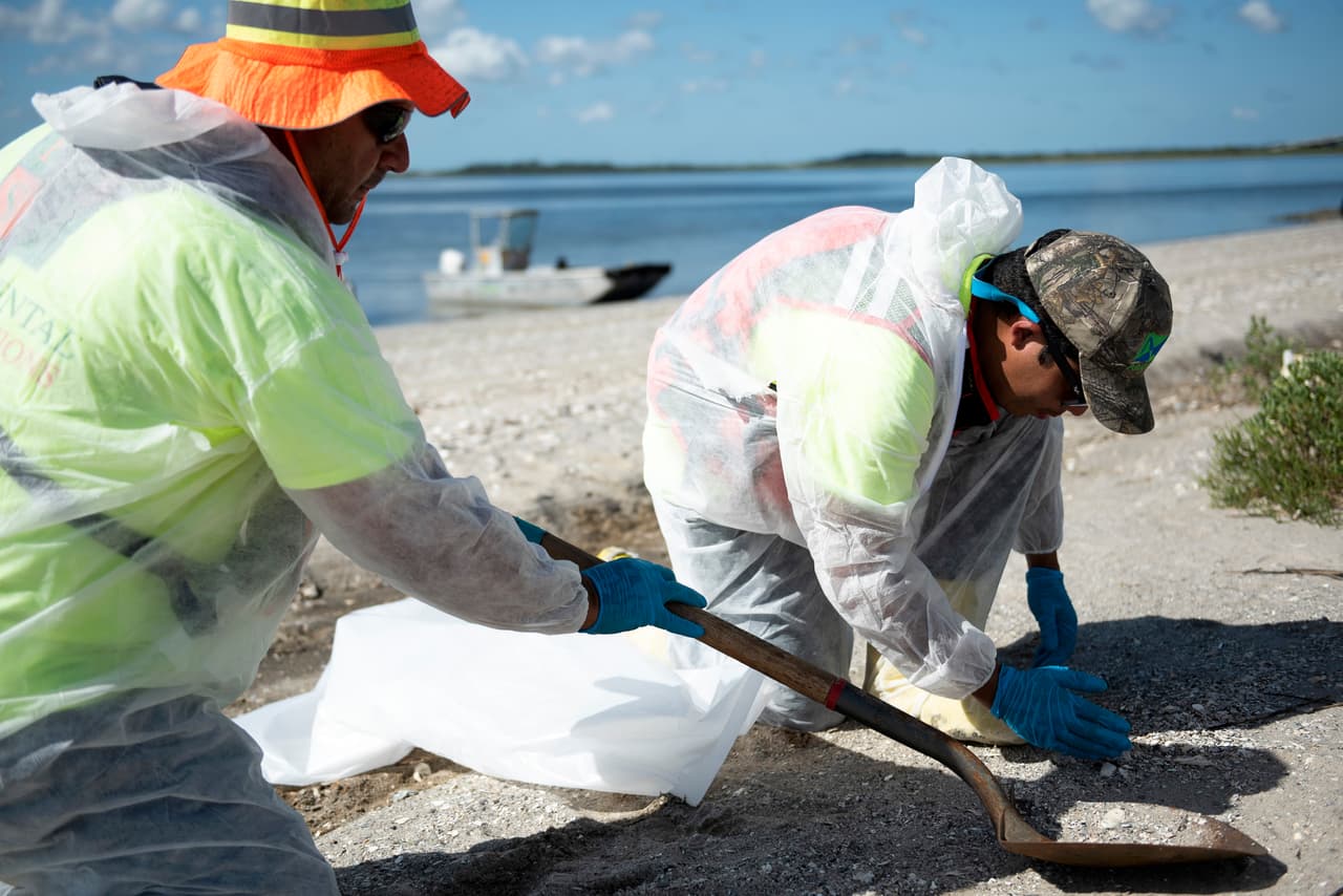 El barco cargaba 4,200 vehículos cuando se volcó el 8 de septiembre frente a St. Simons Island, unas 276 millas al sureste de Atlanta.
