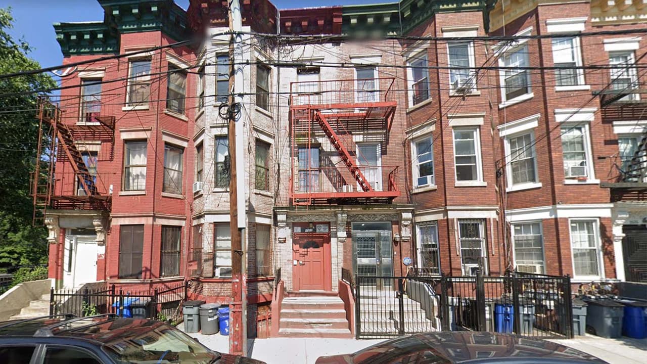 Hospitalizan a niño hispano de 5 años tras caer de una ventana en el Bronx