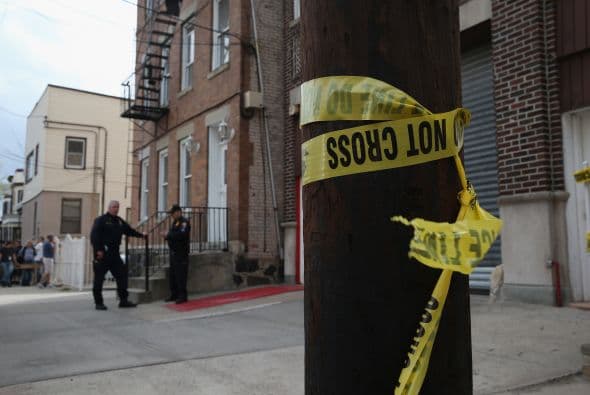 Aunque desde el lunes que se presentaron los atentados, los habitantes habían vivido en un ambiente de extrema seguridad, con policías acordonando la ciudad.