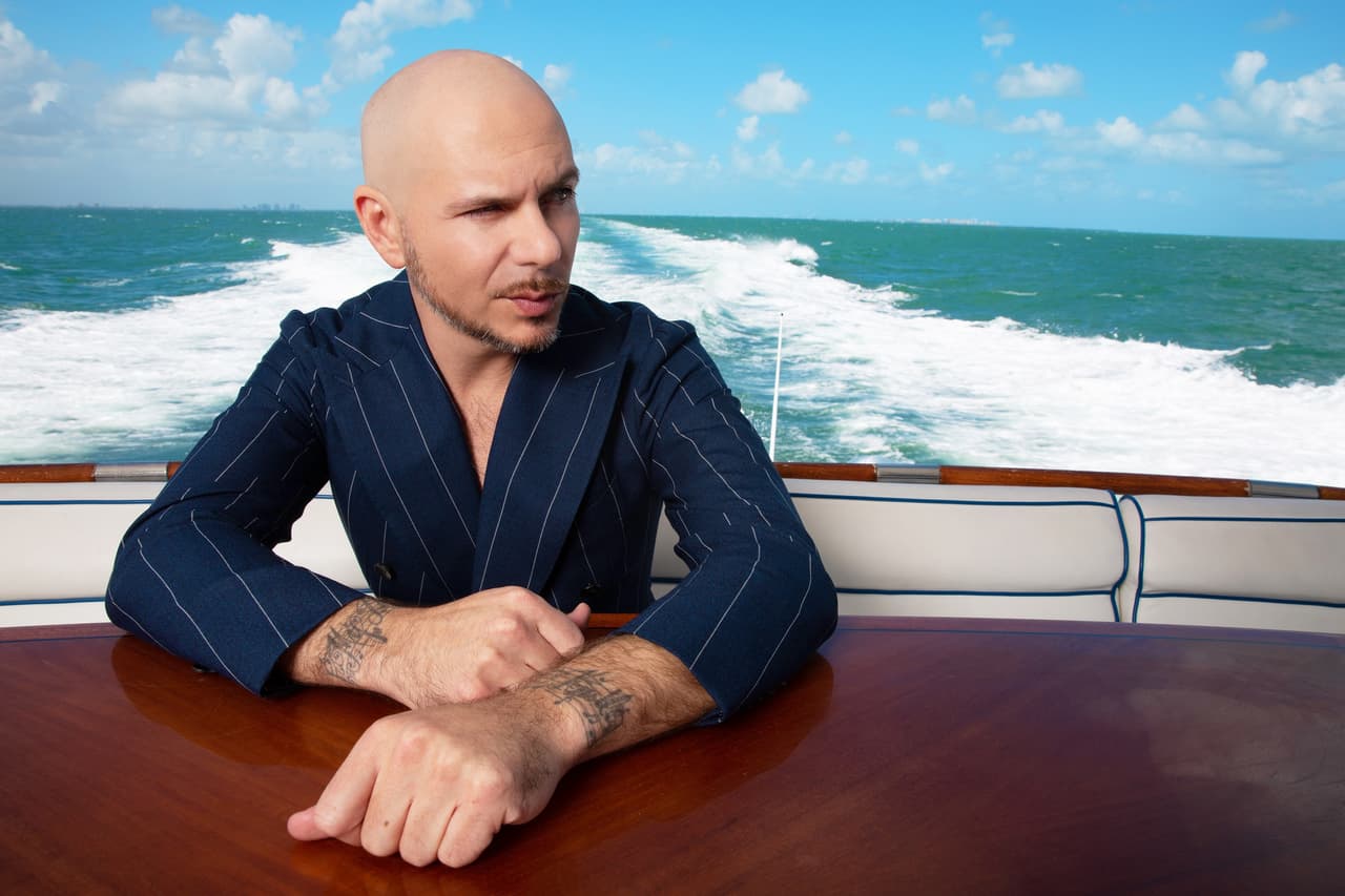 <b>Pitbull</b>, quien fuera reconocido como Agente de Cambio en la ceremonia del año pasado, tiene preparadas varias sorpresas para la edición 18 de Premios Juventud las cuales encantarán a todos sus fans. Una de ellas será el momento de apoyo al pueblo cubano.