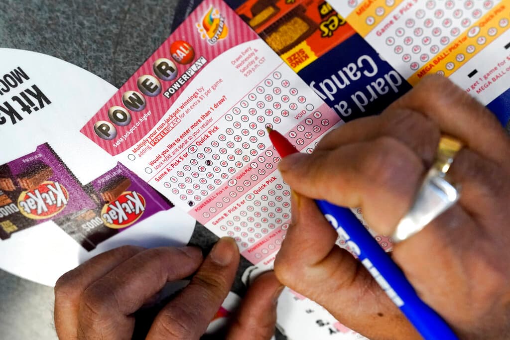 Estos son los números ganadores del Powerball: hay $370 millones en juego