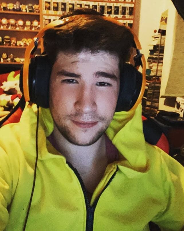 La mañana de este 19 de mayo, Sebastián, el hijo menor de Alfredo Adame, dio sus impresiones sobre las intenciones de su padre.
<br>