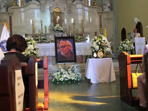 Don Gilberto Mendoza fue recordado con una misa en Panamá.