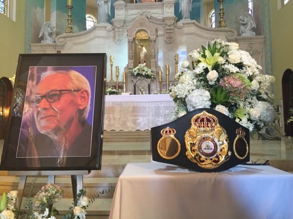 Don Gilberto Mendoza fue recordado con una misa en Panamá.