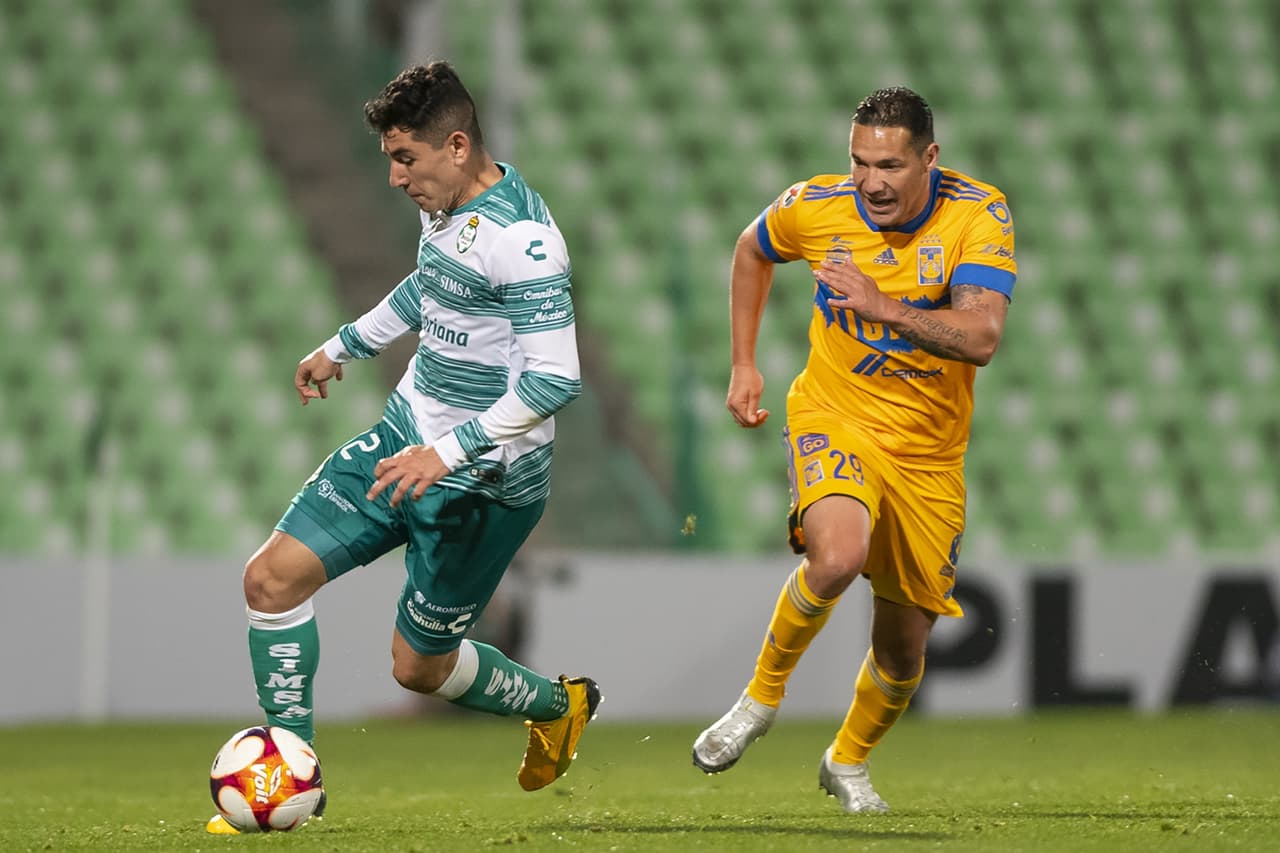 Juan Otero y Eduardo Aguirre son los encargados de la victoria a Santos 2-0 sobre los Tigres.