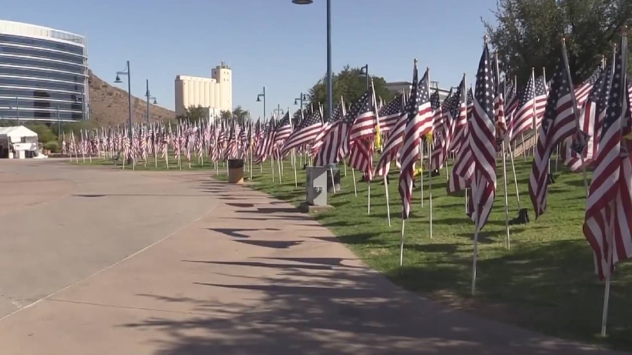 <b>Tempe Healing Field:</b> Este sábado se conmemoran 20 años desde el atentado del 9/11 en la ciudad de Nueva York, por lo que en el lago de Tempe ya se colocaron casi 3,000 banderas estadounidenses para honrar a las víctimas. Ubicación:
<a href="https://goo.gl/maps/d4ZiUCRJYfcEvN8d6" target="_blank">80 W Rio Salado Pkwy, Tempe, AZ 85281</a>. Para más detalles del evento,
<a href="https://tempehealingfield.org/about/ " target="_blank">haz clic aquí.</a>
<br>