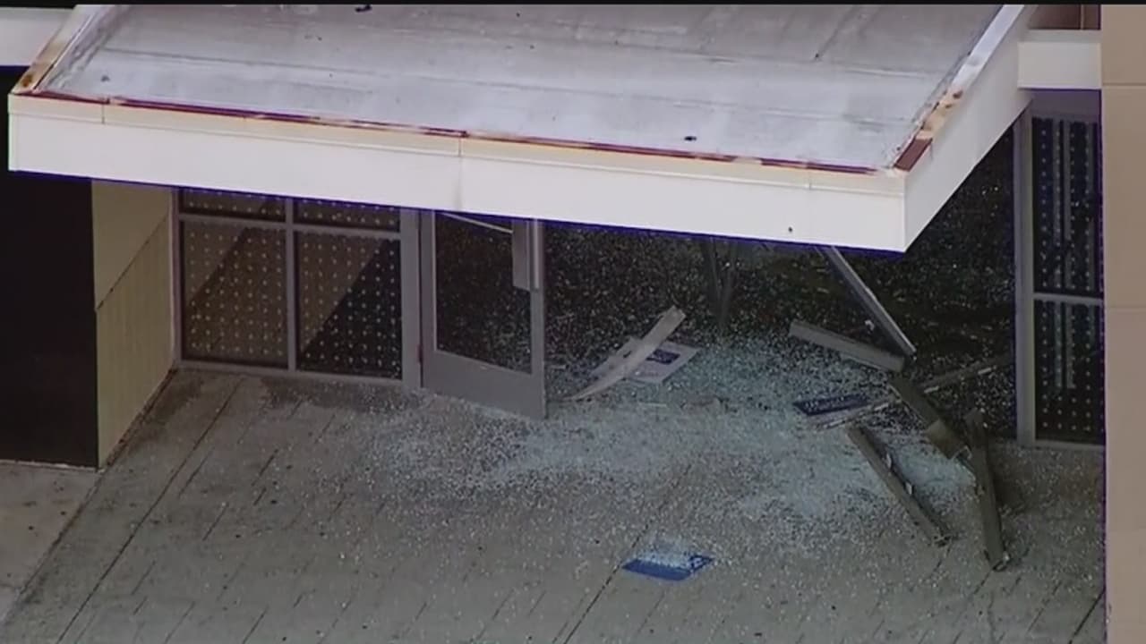 Nueva información sobre la camioneta que causó pánico y destrozos en Woodfield Mall 