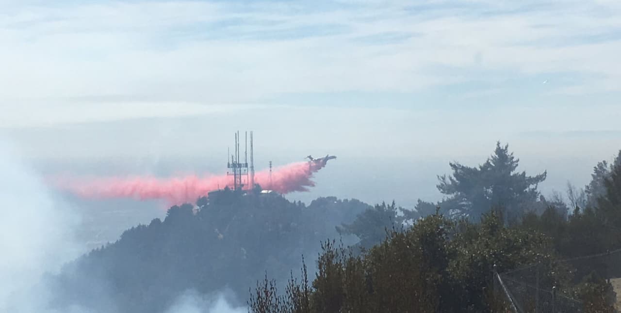 Avanza lucha contra fuego que amenaza un observatorio y varias torres de transmisión en Los Ángeles