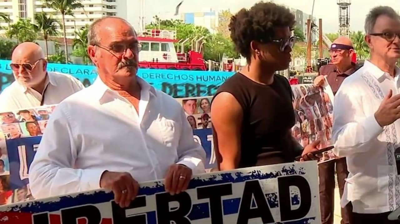 Donald Trump no descarta "tomar" Cuba; mientras que cubanos en exilio cuestionan propuesta de inversiones en la isla