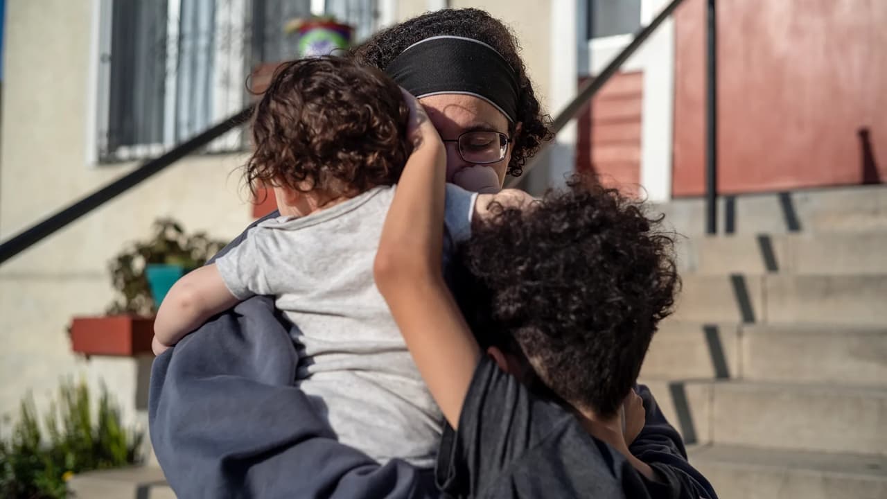 Los californianos que han sido detenidos en recientes redadas de Inmigración incluyen a niños y a voluntarios