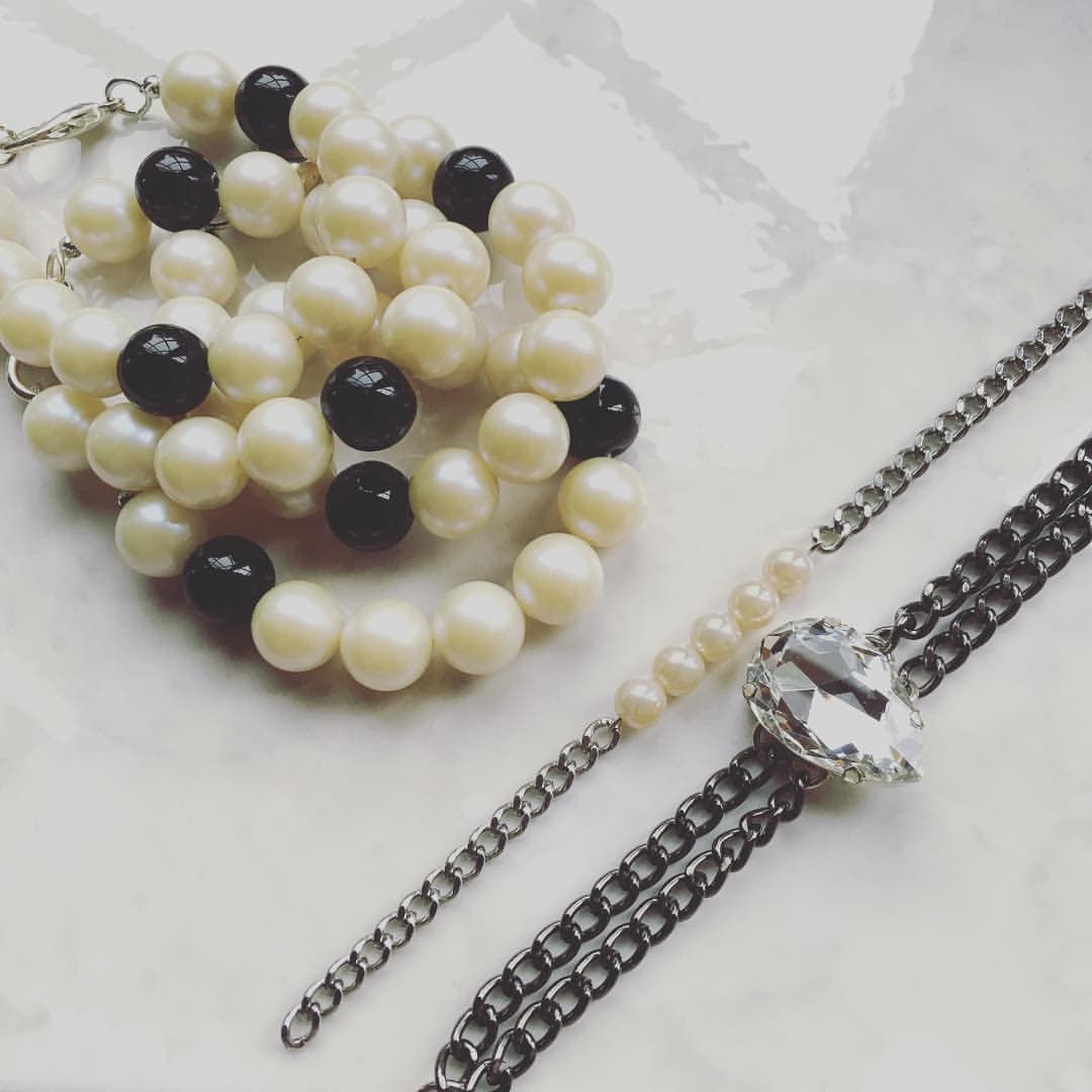 Brazaletes y pulseras para las más coquetas. (de 35 a 50 dólares en Lizbeth Florecin Jewelry )