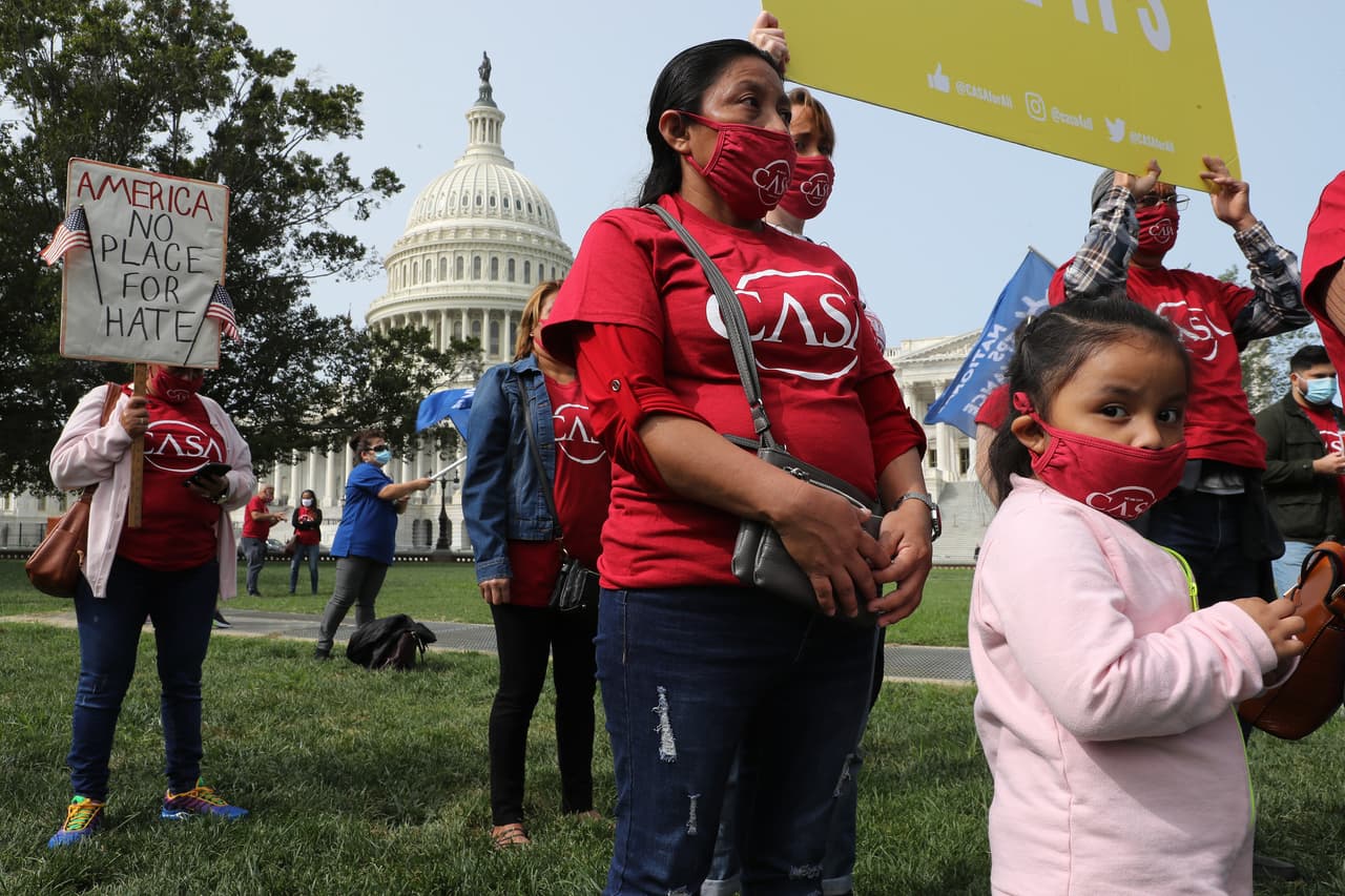 Inmigrantes marchan en Washington DC para pedir al Congreso una vía a la ciudadanía