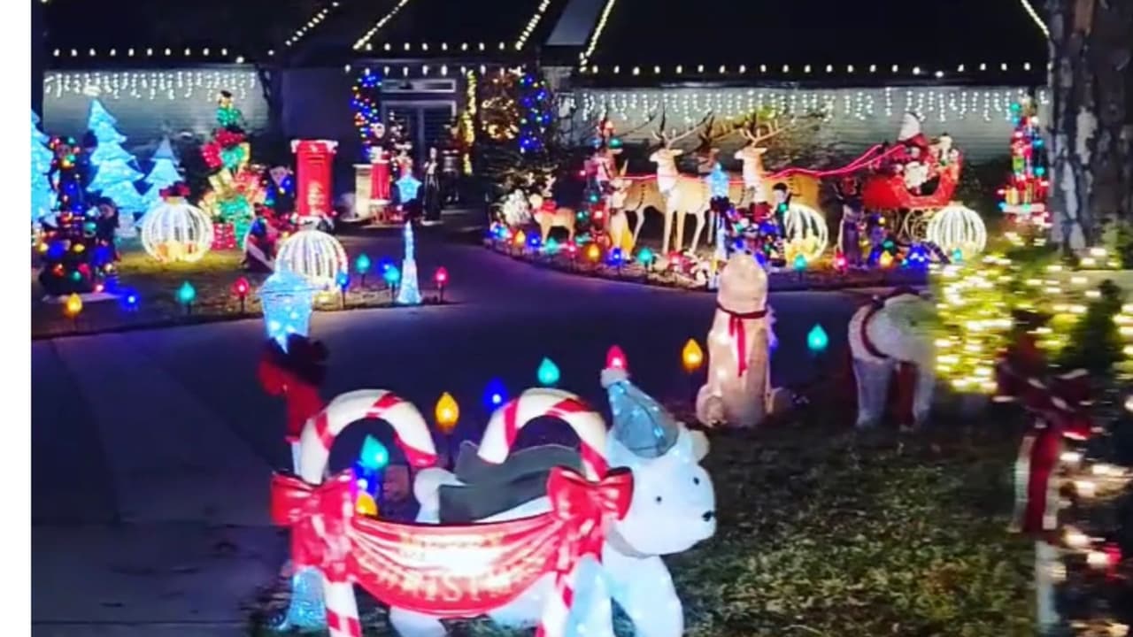 El recorrido se hace en auto y se recomienda ir a baja velocidad para poder tomar fotografías y evitar accidentes.