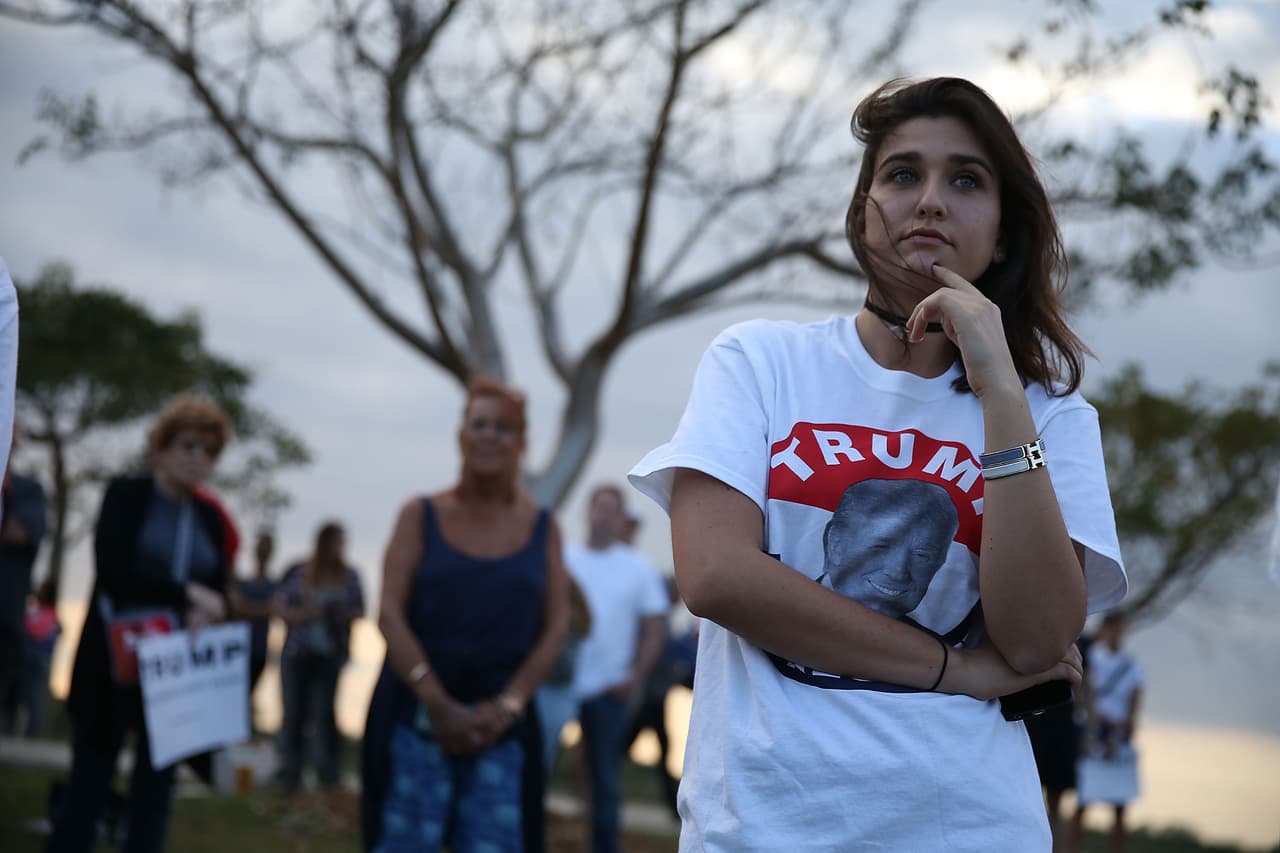 Tensa calma en la campaña de Trump en Florida en la previa al supermartes