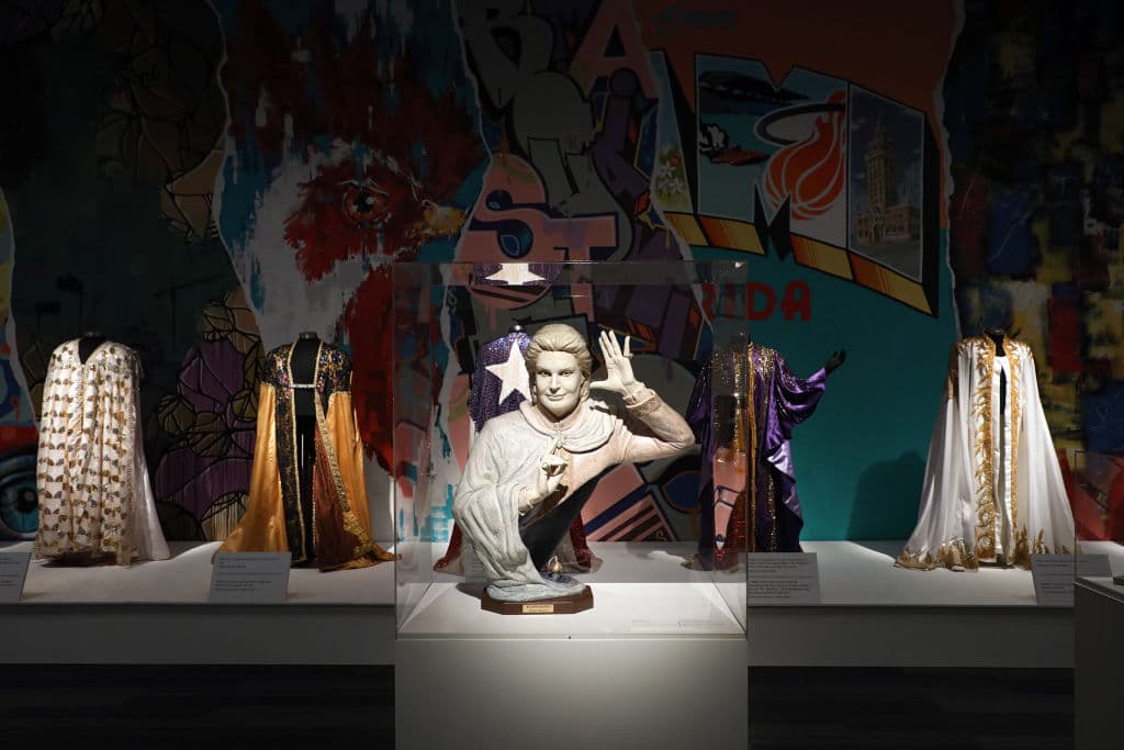 Antes, Mercado probó como actor y bailarín, en el mundo de la danza junto a Velda González.