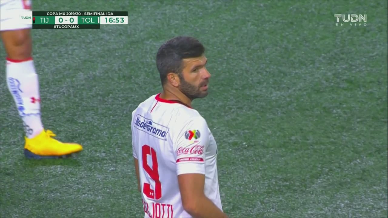 Emmanuel Gigliotti da el primer aviso de peligro del Toluca