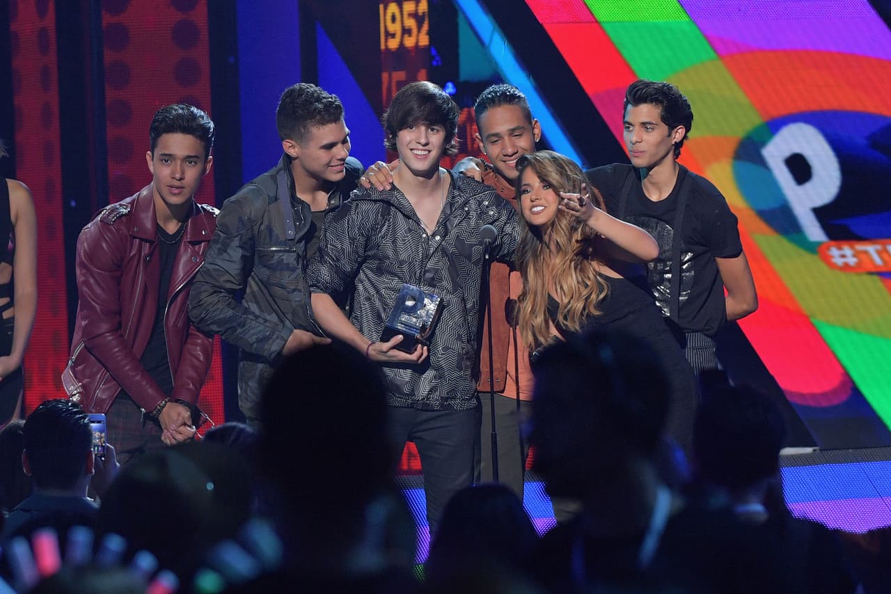 En su debut en la Fiesta del verano, CNCO se llevó tres premios a casa Mi Artista Pop/rock, Producers Choice Award y Mi tuitero favorito. La banda también estaba nominada en las categorías: Voz del Momento y Mi “Fan Army” Favorito.