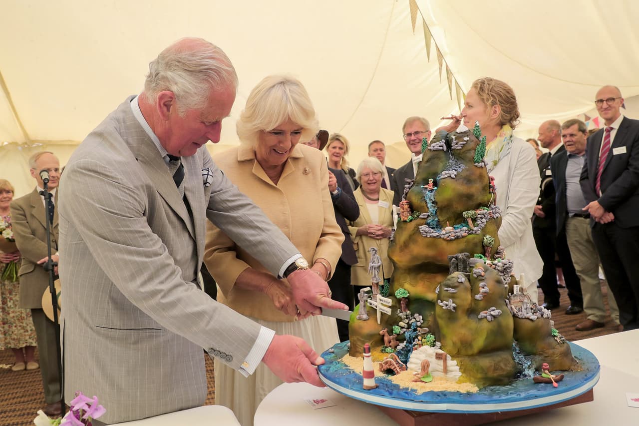 Luego, entre ambos cortaron el pastel del 'Gran picnic', que estuvo inspirado en los parques nacionales del Reino Unido.
