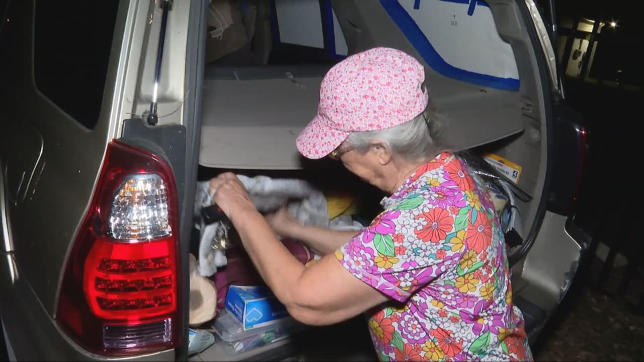 Hispana de Miami-Dade dice que se vio obligada a vivir en su carro por los altos costos de la vivienda