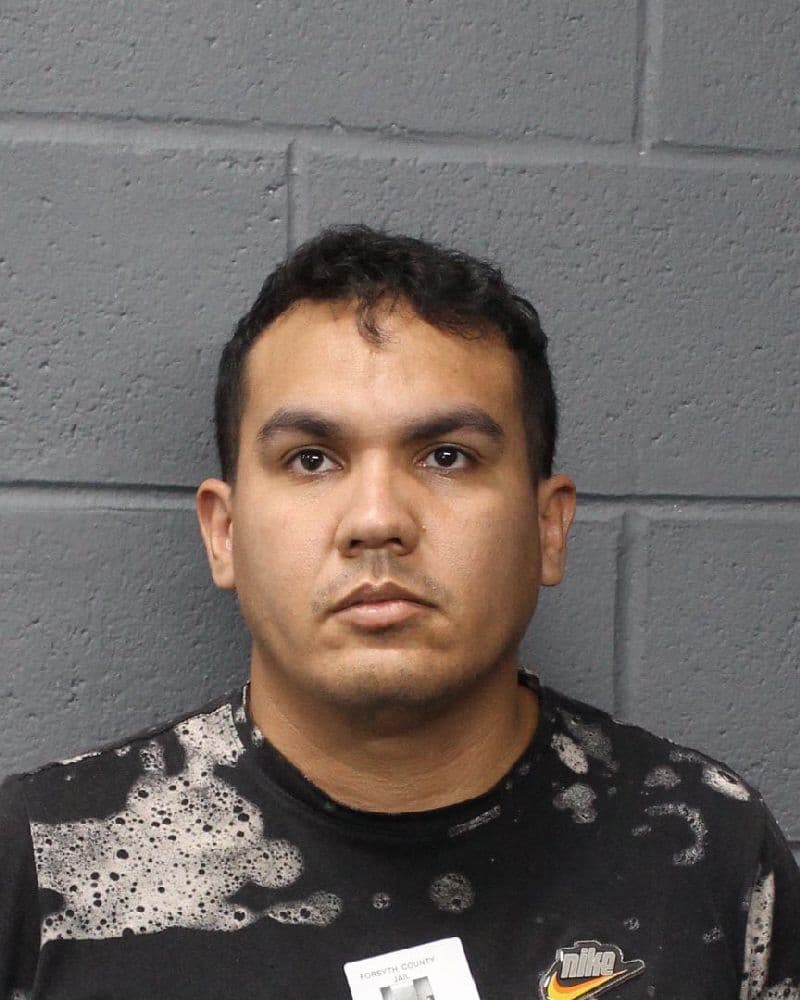 <b>Erick Rafael Garban Ochoa</b>, 31 años de Stone Mountain, acusado de delito informático: solicitación ilegal, tentación o seducción a un menor.