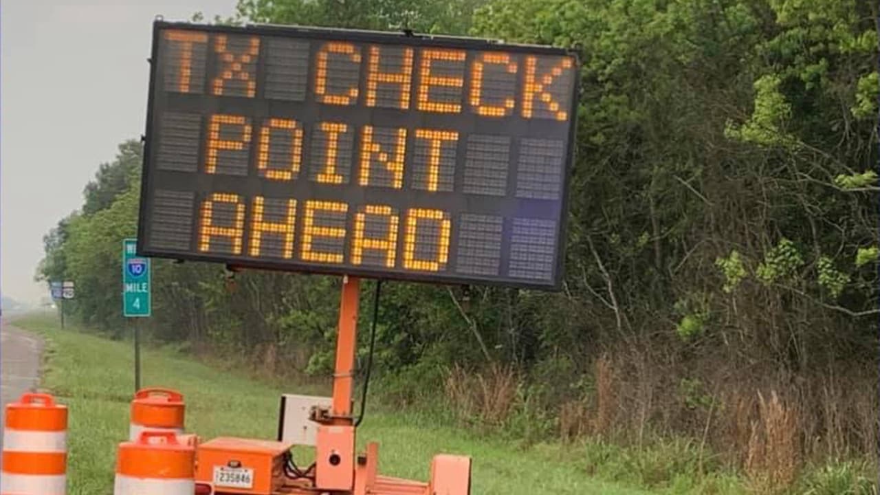 Texas DPS instaló puntos de control en la frontera con Luisiana, como una medida para intentar evitar la propagación del coronavirus.
