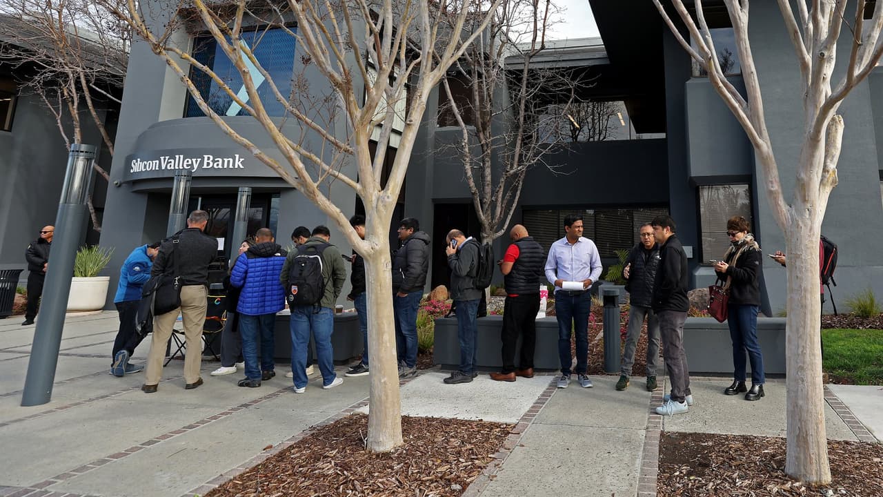 "Minimizaron los riesgos": Accionistas demandan a dueños y CEO del Silicon Valley Bank