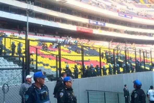 Miles de seguidores de Roberto Gómez Bolaños le hicieron honores al fallecido comediante disfrazándose. Fotos: Twitter