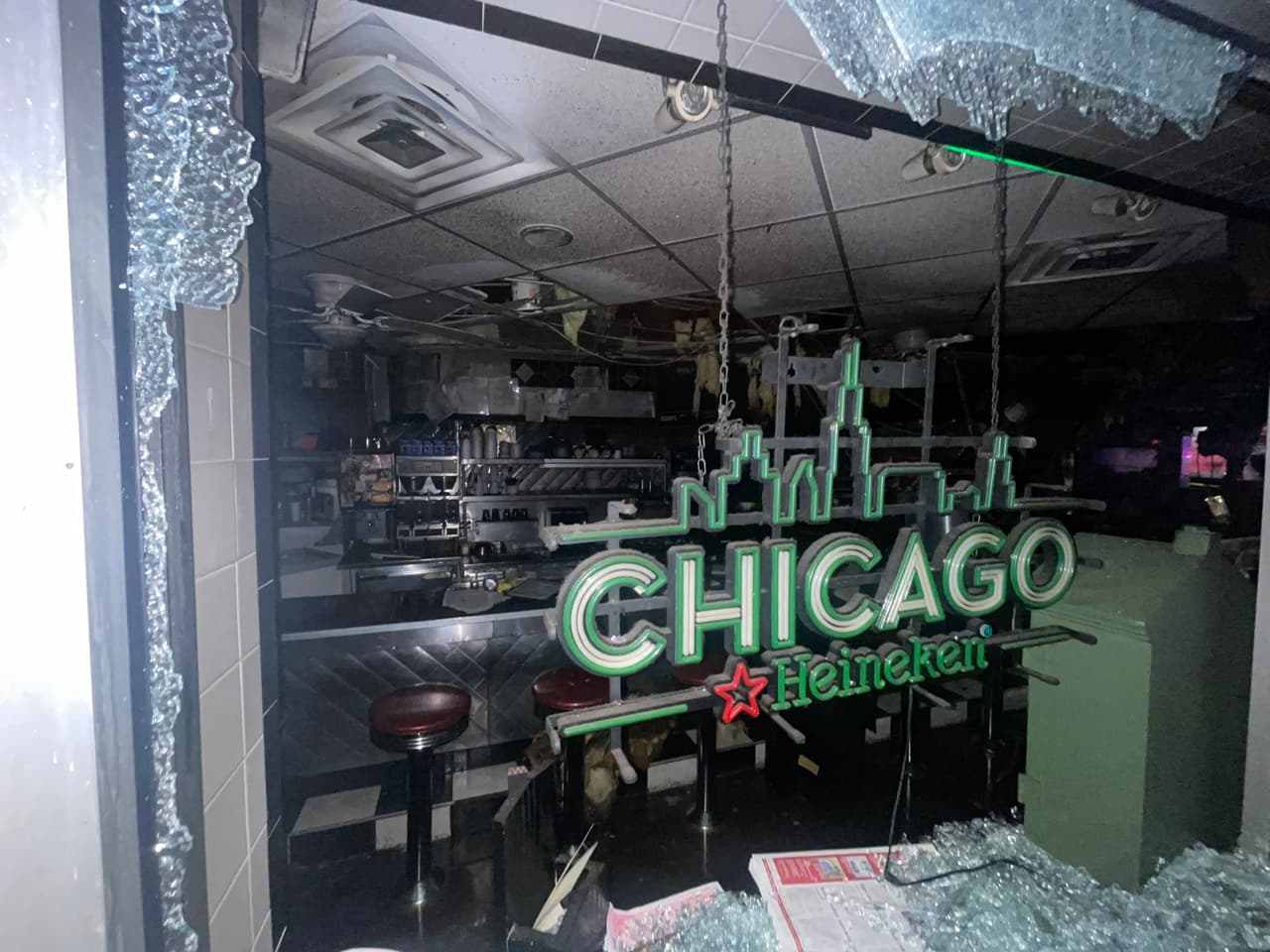 El reconocido restaurante de Chicago 'Palace Grill' fue 
<b>consumido en su totalidad por un incendio</b> que se registró este jueves 8 de febrero.