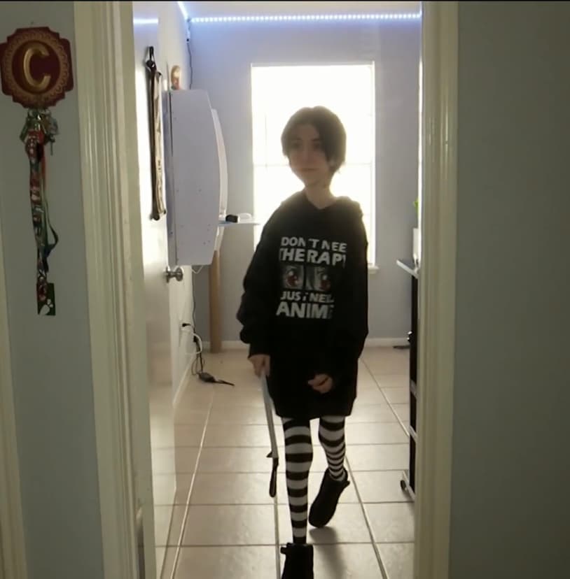 A pesar de las dificultades para respirar y caminar que ha tenido toda su vida, Carhen comenzó a ir a la 
<a href="https://www.univision.com/temas/educacion">escuela</a>
<b> con todo el choque cultural de haber llegado a un lugar distinto a todo lo que conocía</b> y teniendo que soportar el rechazo de sus compañeros de clase. 
<br>