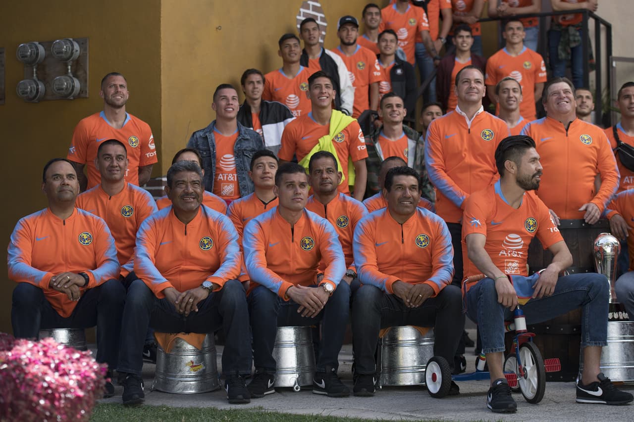 Estas son imágenes detrás de las cámaras en el evento de la foto oficial del Club America en las instalaciones de Grupo Chespirito en Ciudad de Mexico.