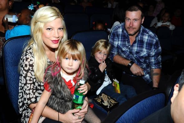 No obstante, es feliz con Dean, y tienen cuatro hijos: Liam Aaron, Stella, Hattie y Finn Davey. ¡Todo un clan!