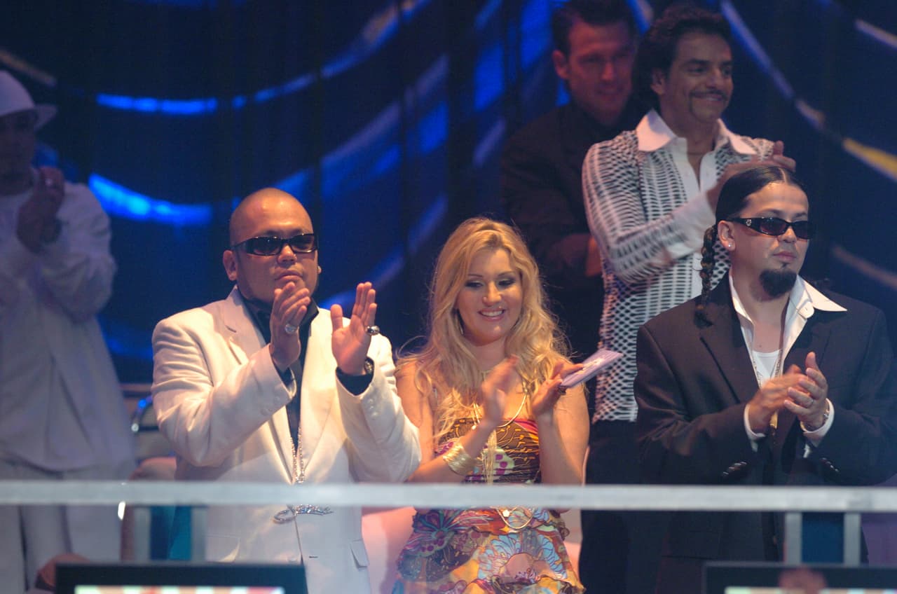 Otra pareja a la que vimos desfilando por la alfombra de los premios fue la conformada por A.B. Quintanilla y Cruz Martínez. Aunque no romántica, este par eran conocidos como los líderes musicales de Kumbia Kings.