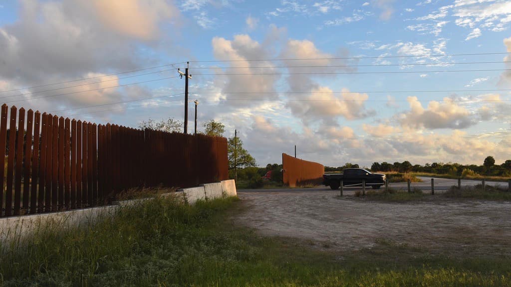 Texas ofrece a Trump tierras en la frontera para las "deportaciones masivas"