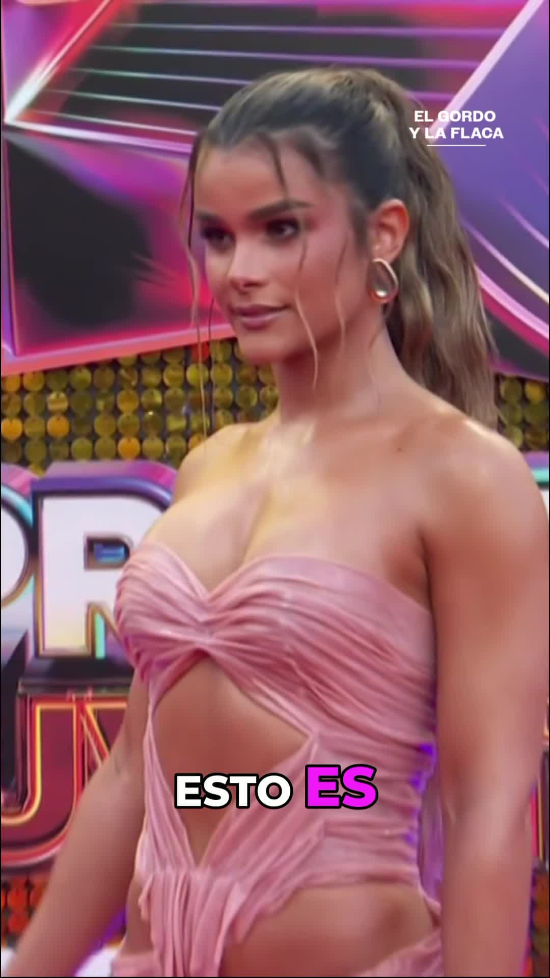 Clarissa Molina y Alejandra Espinoza enamoran con sus looks en Premios Juventud