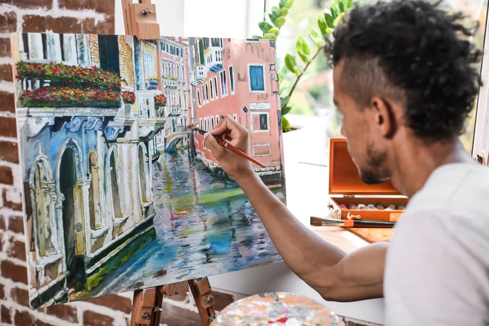 Los regidos por este número destacan por su brillante e ingeniosa personalidad por lo que no es extraño que se dediquen al arte. Además de esto comparten la agilidad mental y la terquedad que poseen los regidos por el número 1.