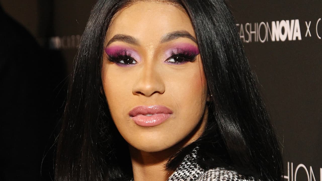 Cardi B demanda a dos blogueras por haberla señalado de consumir drogas, prostituirse y más (reportes)