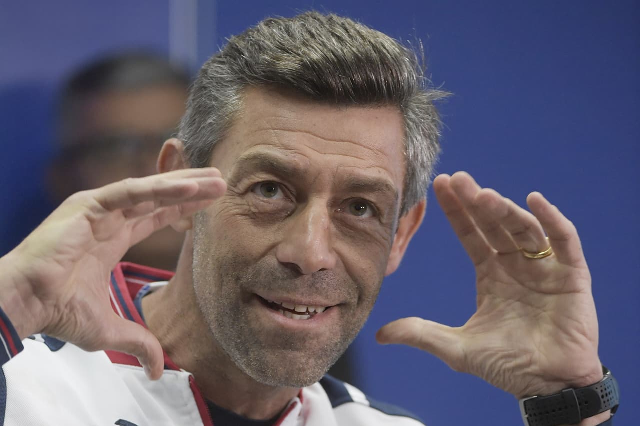 Pedro Caixinha defendió en rueda de prensa su continuidad con Cruz Azul al recordar que tiene contrato hasta junio del 2020 y criticó la credibilidad de la prensa en la cobertura sobre su situación como DT de 'La Máquina'.